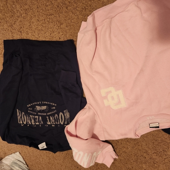 Adult sweaters. Washington DC - Picture 2 of 2